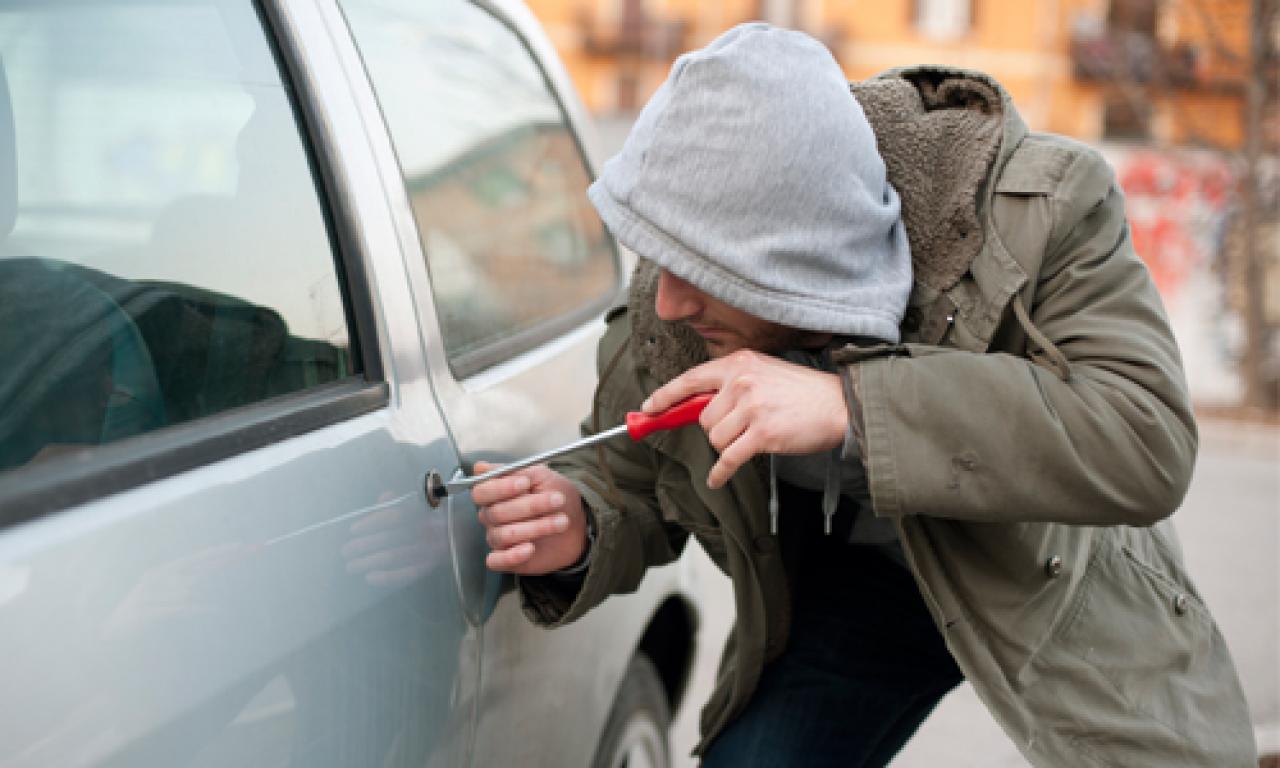 TRATA DE EVITAR EL ROBO DE TU VEHICULO